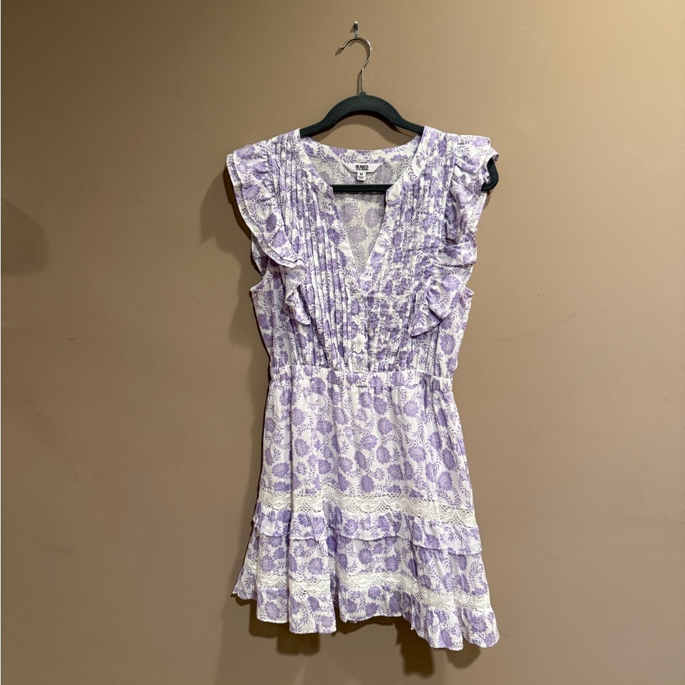 BB Dakota lavender floral mini dress in pristine condition, size medium